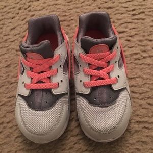 Toddler girls hurache sneakers size 8